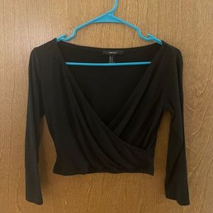 FOREVER 21 V-Neck Crop Top BLACK